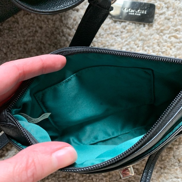 Coach shoulder bag w/ coach wristlet - Picture 4 of 7